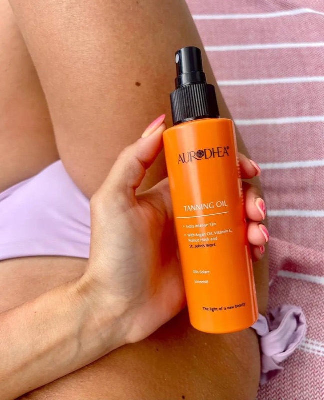 Huile solaire bronzante au brou de noix et millepertuis–peau dorée, hydratation et protection naturelle, vue 2